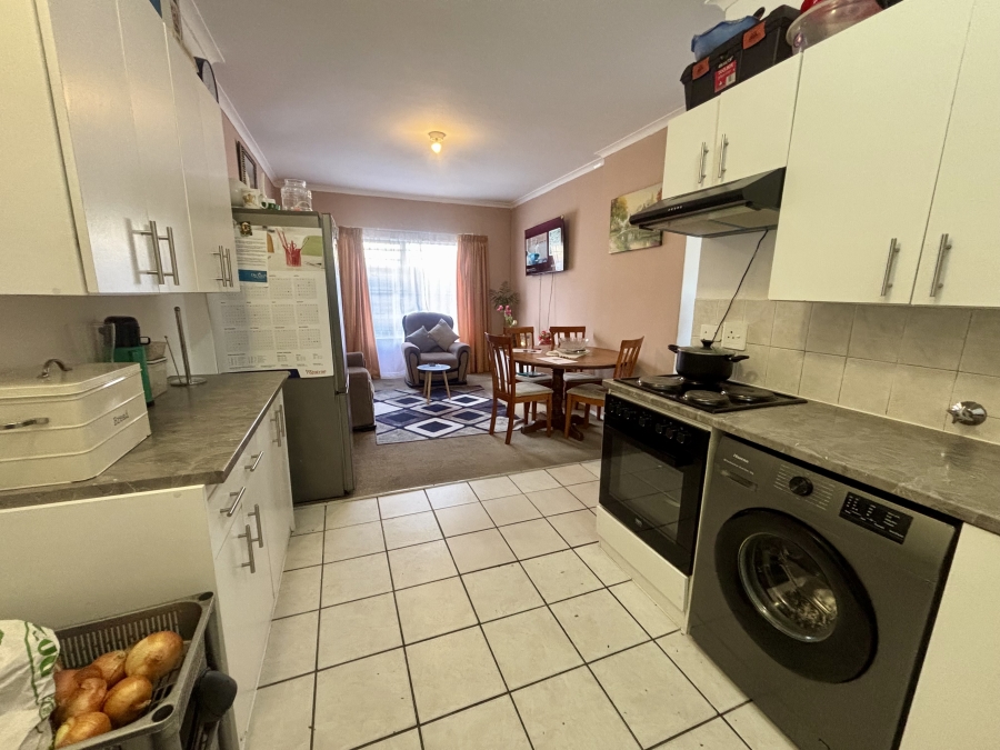 2 Bedroom Property for Sale in Protea Heights Western Cape